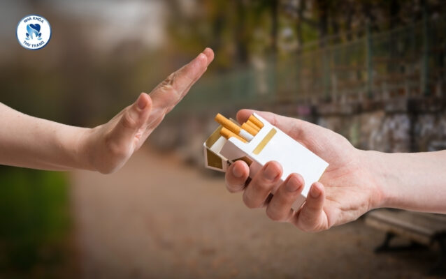 Hút thuốc lá - nguyên nhân gây ra bệnh viêm lợi