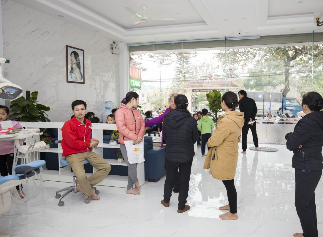 Lí do khiến phái đẹp dễ mắc các bệnh về răng miệng hơn phái mạnh
