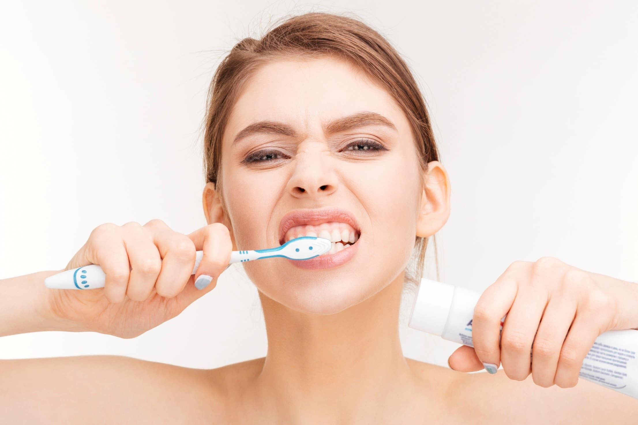 Đánh răng không đúng cách vẫn sinh sôi và phát triển vi khuẩn