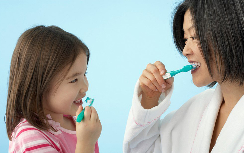 Bí quyết tạo sự vui tươi cho bé khi đánh răng